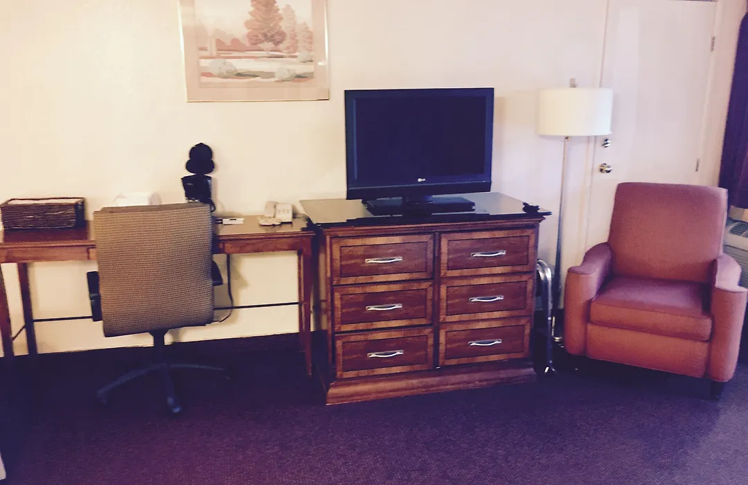 Travelodge By Wyndham Reno-1